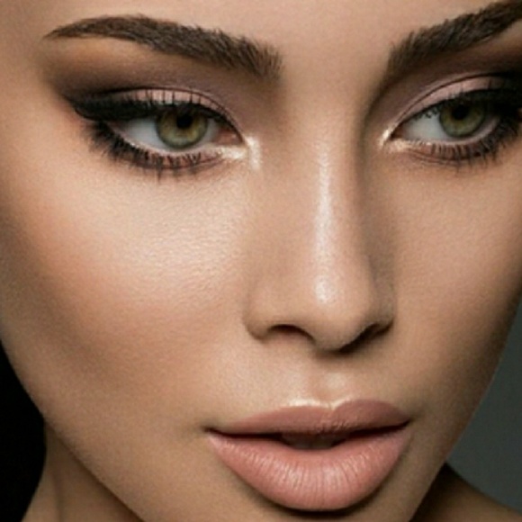 🔺BOGO 1/2 OFF🔺ABH Naked Liquid Lipstick - Picture 4 of 7